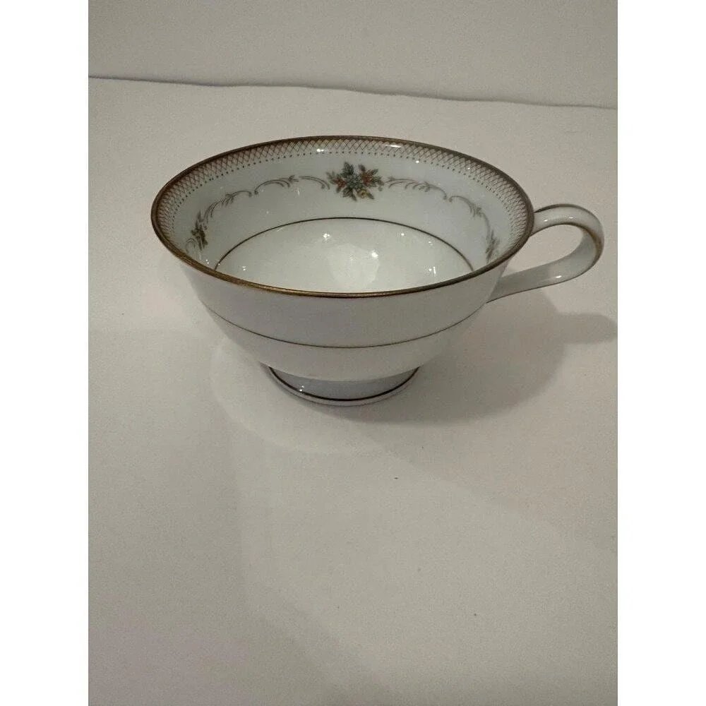 Noritake Joanne 2486 Vintage Porcelain Teacup With Gold Trim Approx 3.75 x 2.25
